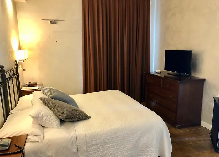 Отель Ferro Di Cavallo 3*